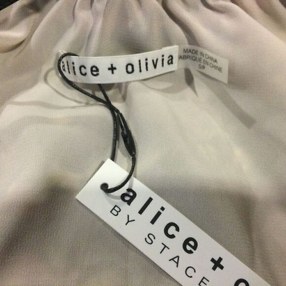 ALICE + OLIVIA Silk Floral Print Top - Picture 7 of 10